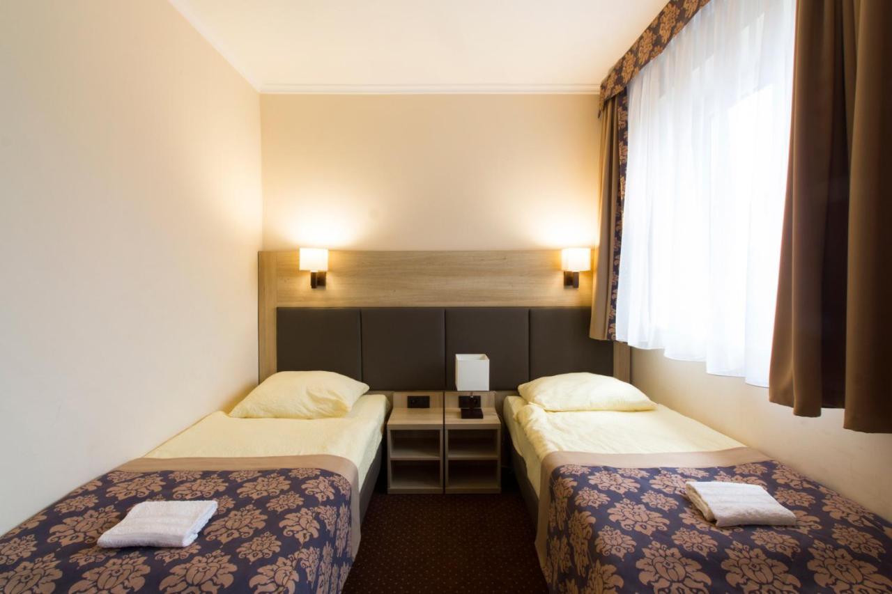 Motel Db2000 Biłgoraj Екстериор снимка
