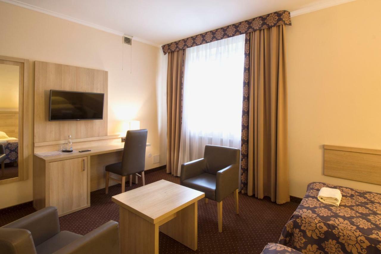 Motel Db2000 Biłgoraj Екстериор снимка
